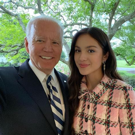 Olivia Rodrigo with joe biden